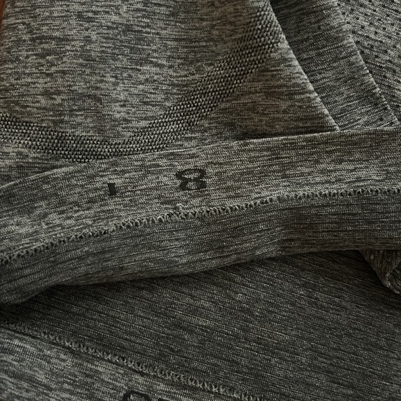 Lululemon peloton swiftly tech tank. Size 8. Gray. Excellent condition. - Picture 7 of 7